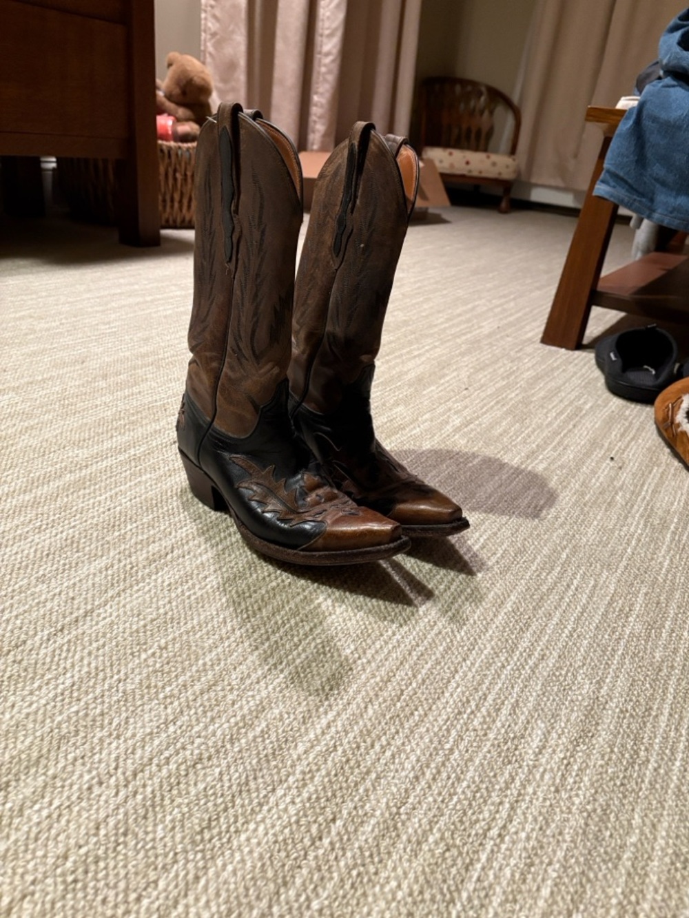 Brown Leather Heeled Western Boots - Women's Fashion - Picture 3 of 4